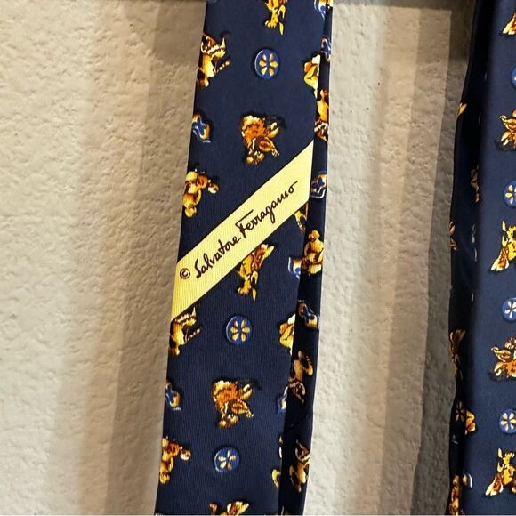 Ferragamo | navy and gold print neck tie silk necktie Greek gods - Picture 6 of 8